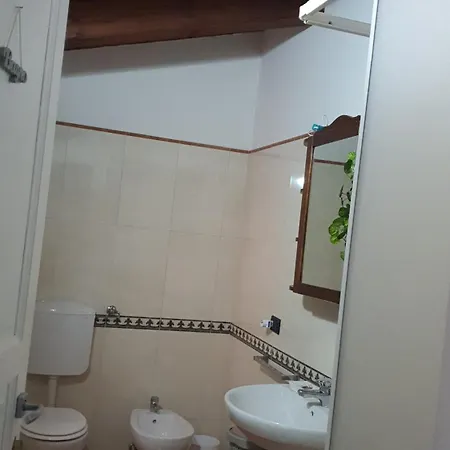 Il Delfino A Oda ve Kahvaltı *