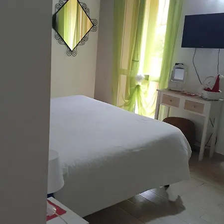 Il Delfino A Oda ve Kahvaltı Bolonya